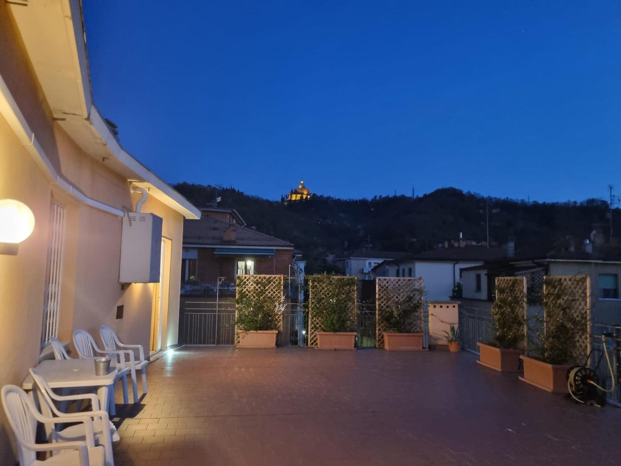 Attico Vista San Luca Lägenhet Bologna Exteriör bild