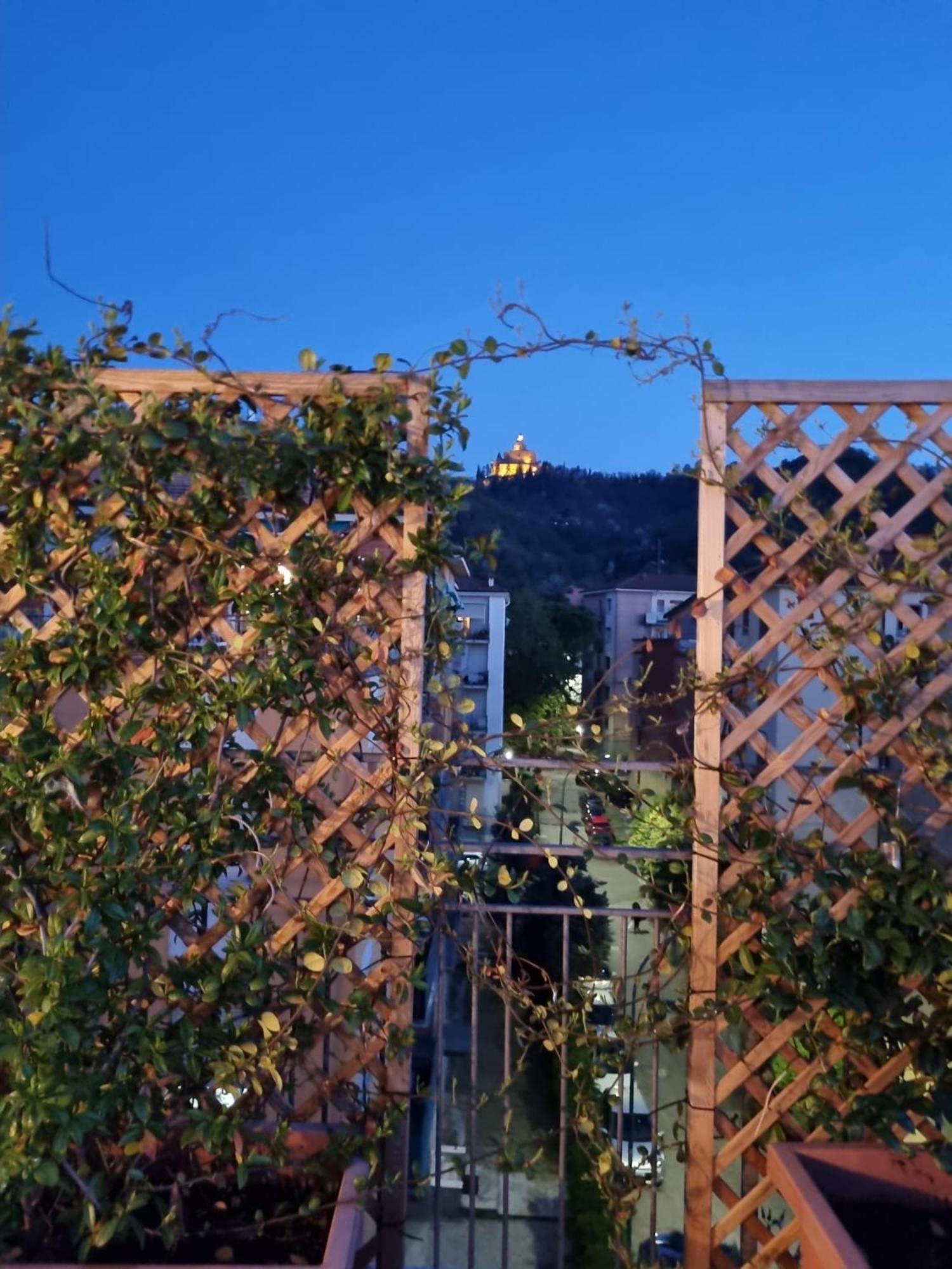 Attico Vista San Luca Lägenhet Bologna Exteriör bild